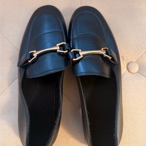 Elegant Black Loafers with Gold Accent
